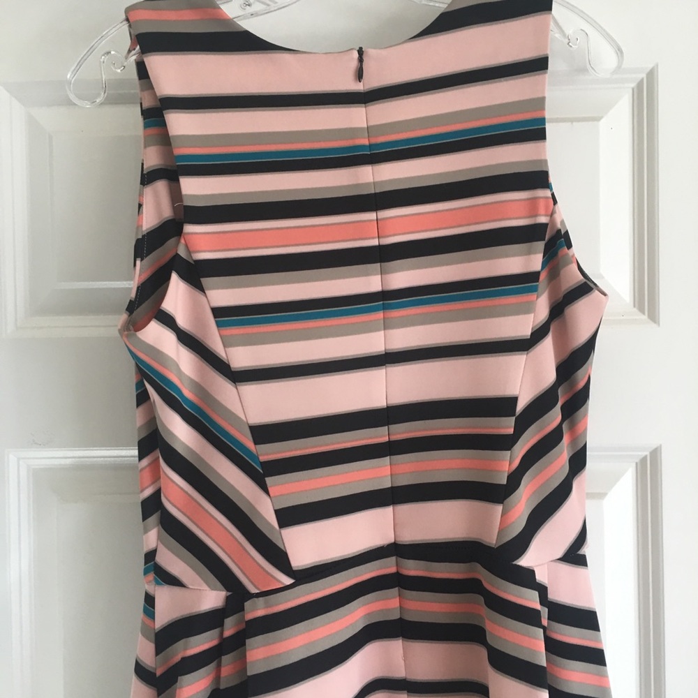 Flattering stripped dress with great silhouette